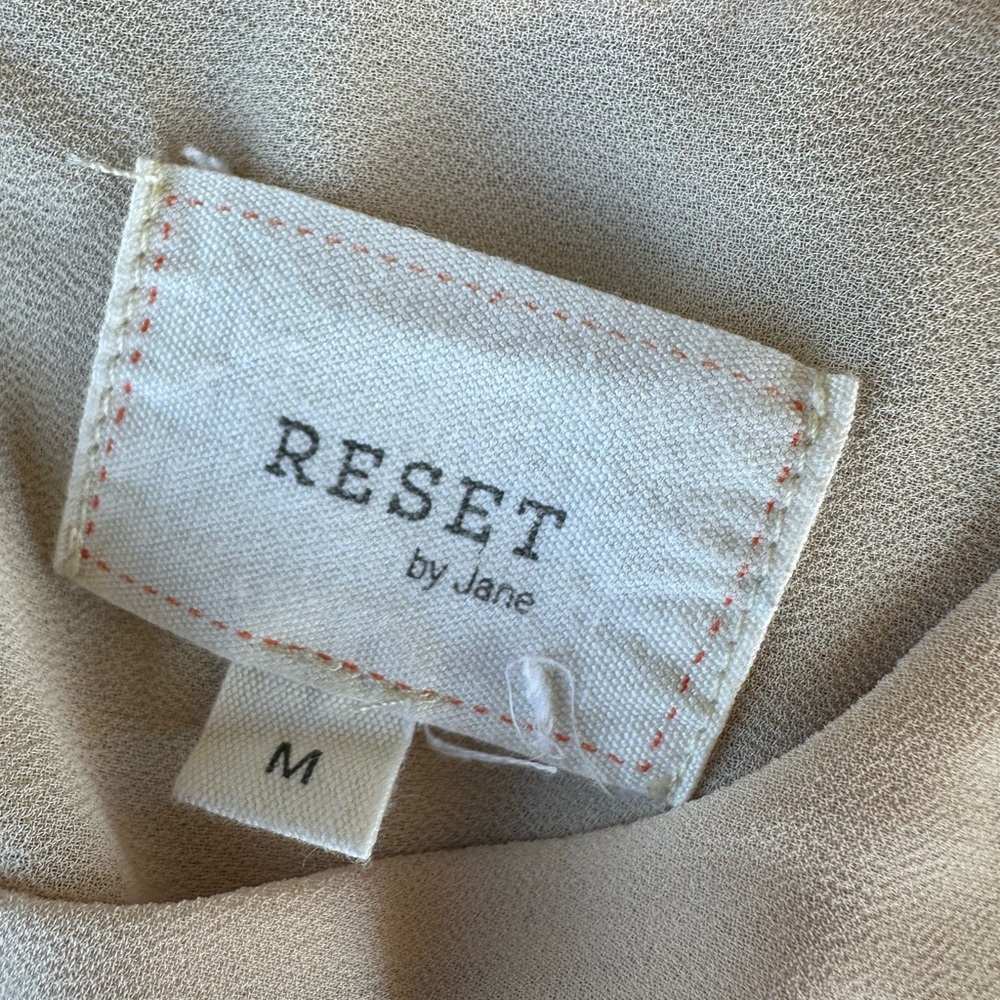 ๐5 for $45๐ reset top blouse shirt size M - Picture 8 of 9